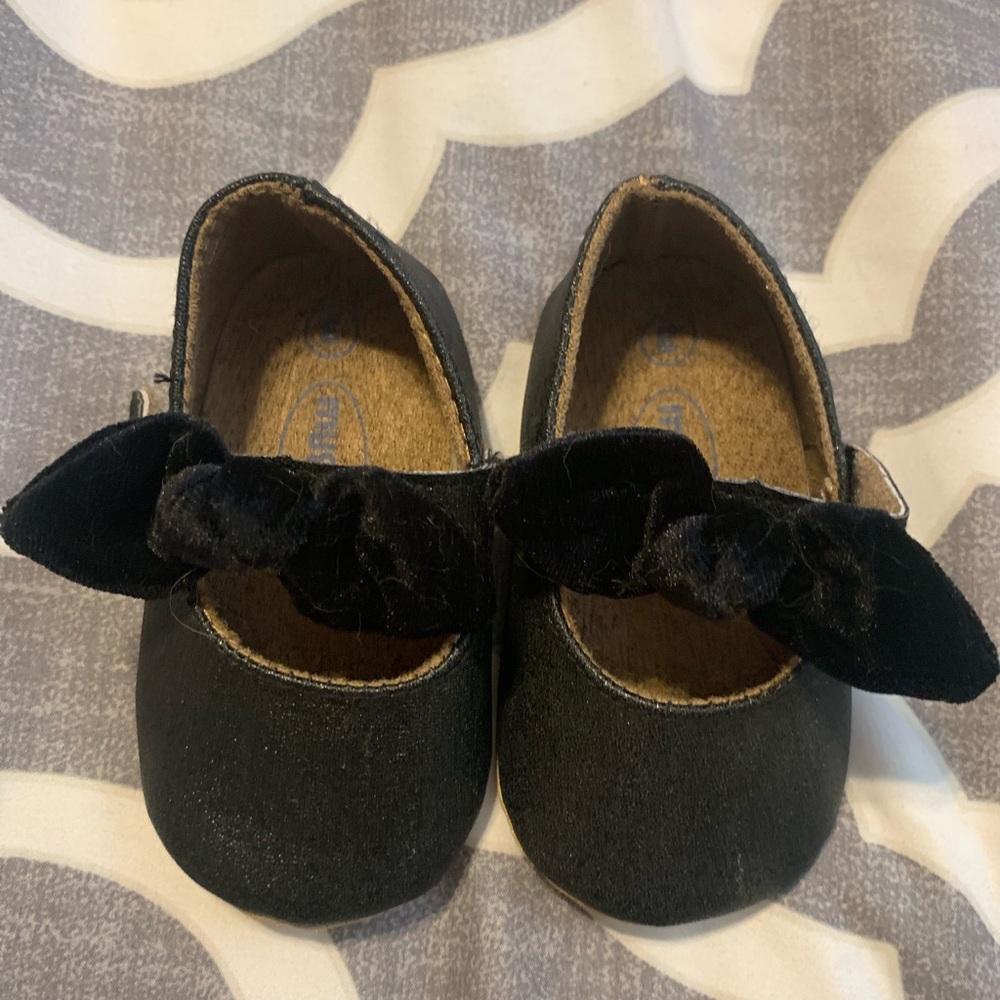 Black maryjane velvet bow strap